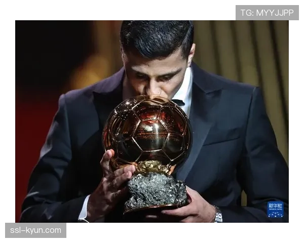 国家德比：巴塞罗那2-2战平皇家马德里，维尼修斯、亚马尔分别建功